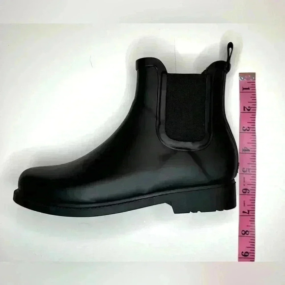 J. Crew Waterproof Rain Boots Booties Shoes Women's Size 7 Black Rubber Pull On - Picture 10 of 10